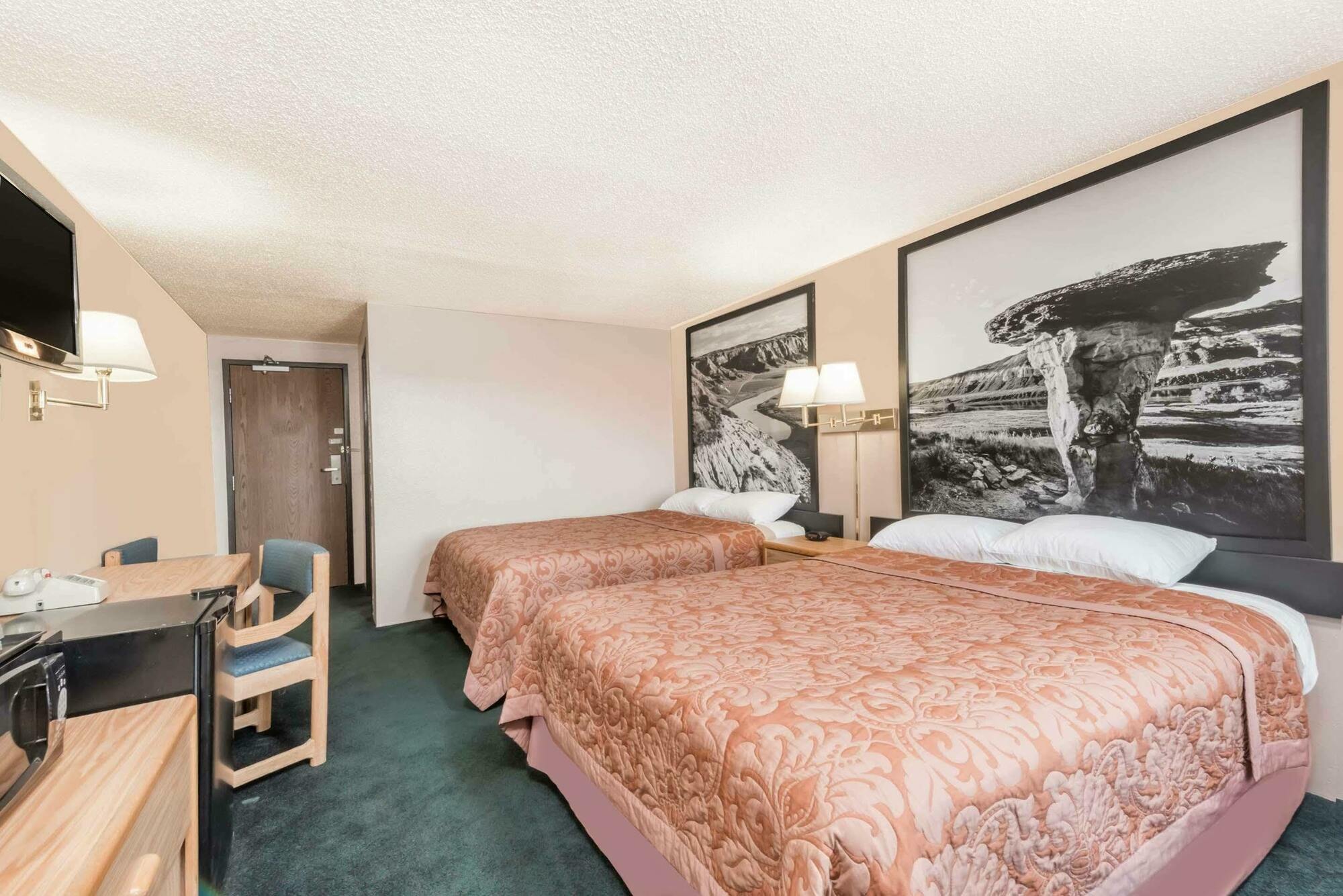 Super 8 By Wyndham Glendive Hotel Buitenkant foto